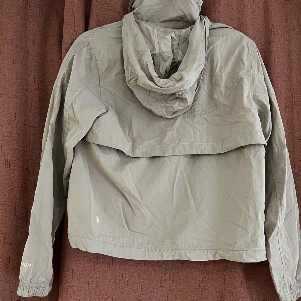 lululemon athletica wind breaker - Picture 6 of 7